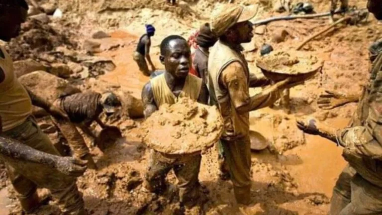 Gold Miners in Nigeria (Nigerian Mining)