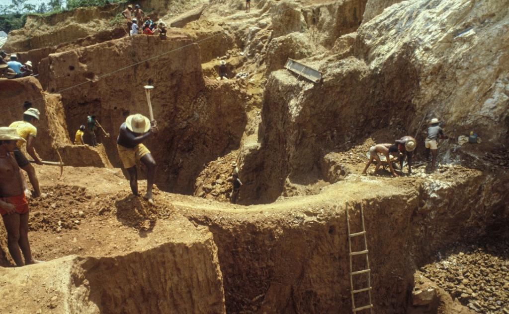 Underage Children Flock to Zamfara's Gold Fields 