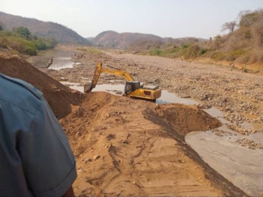 Six foreign nationals from Burkina Faso and the Niger Republic have been detained by the Zamfara State Police Command in relation to illicit mining and banditry in the region