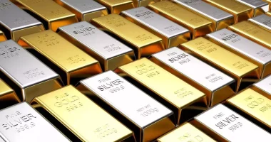 Gold Hits Record High Above $3,000, Silver Climbs to $34
