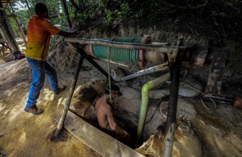 Ghana Bans Foreigners from Local Gold Trade in Sweeping Sector Reforms