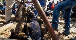 Structural Weaknesses Threaten Zimbabwe's Mining Growth in 2025