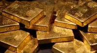 Dollar Sinks, Gold Soars Amid Trump’s Tariff Offensive and Fed Clash